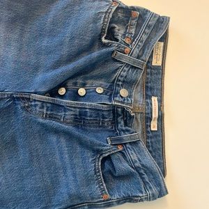 EUC Women’s Levi’s Premium Rib Cage Jeans. Straight Ankle, Size 26 Medium Indigo